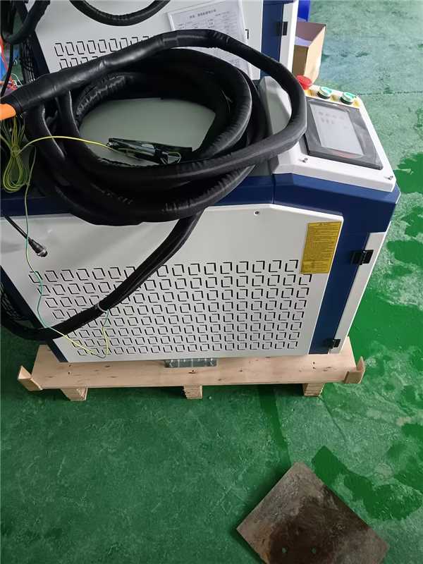 Handheld 3 in 1 Laser Welder 1 - đánh giá và giá Laser Welder 3000W Fiber